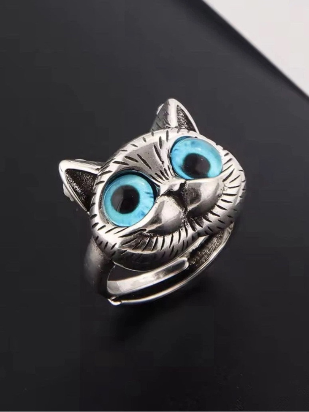 Silver Cat Ring with Blue Eyes - Pet-Themed Jewelry